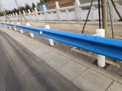 道路護(hù)欄公路護(hù)欄村鎮(zhèn)波形護(hù)欄高速波形護(hù)欄鄉(xiāng)村護(hù)欄板